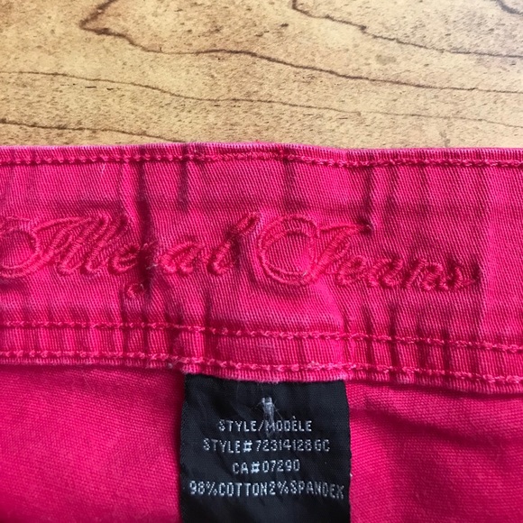 👖Illegal Fears Crop Shorts👖 - Picture 2 of 5